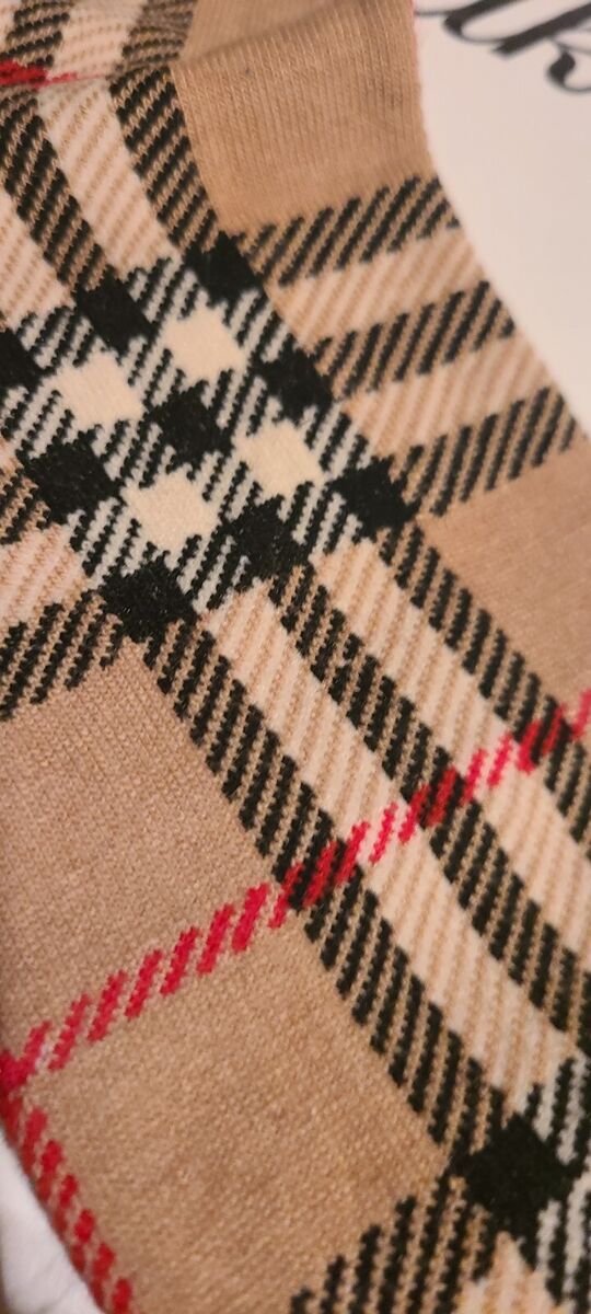 New Burberry Men's Signature Logo Socks - New with Tags New Burberry Men's Signature Logo Socks - New with Tags