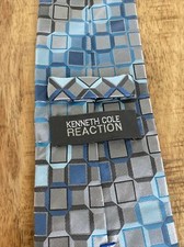 Kenneth Cole Reaction Men's BLUE Geometric Silk Neck Tie 57.5" X 3.5" GORGEOUS