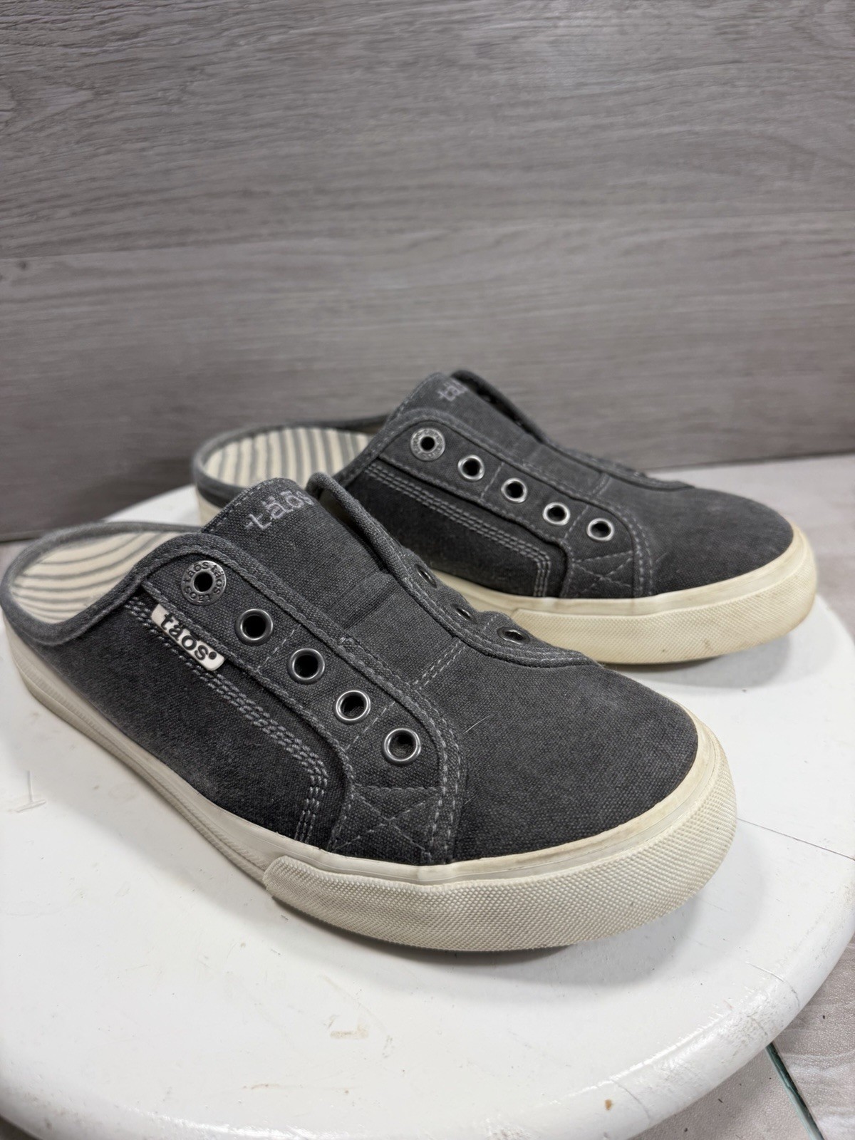 Taos EZ Soul Women's Size 8 Shoes Blue Wash Canvas Slip On Mule Sneakers