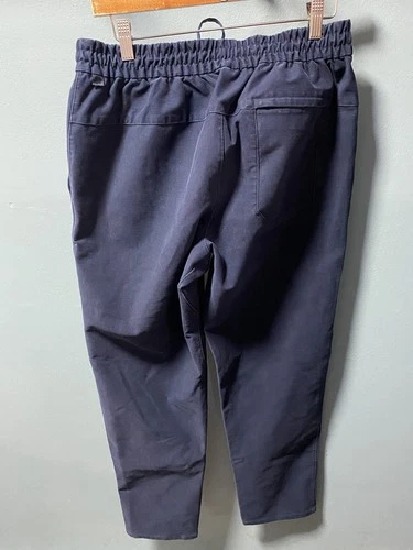 Lululemon Men’s Size Medium True Navy Bowline Utilitech 30” Pant