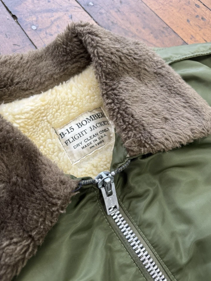 Chaqueta de bombardero de vuelo vintage del ejército talla L/XL verde oliva Foto 2 de 4