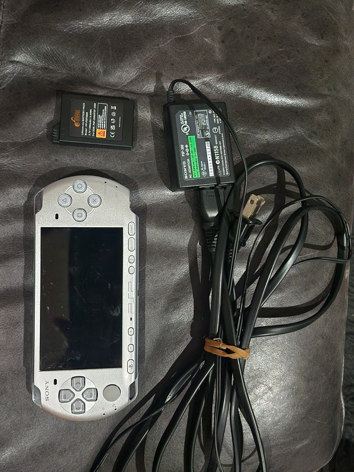 SONY PSP-3000 Mystic Silver - W/Charger and New Battery - TESTED - WORKING