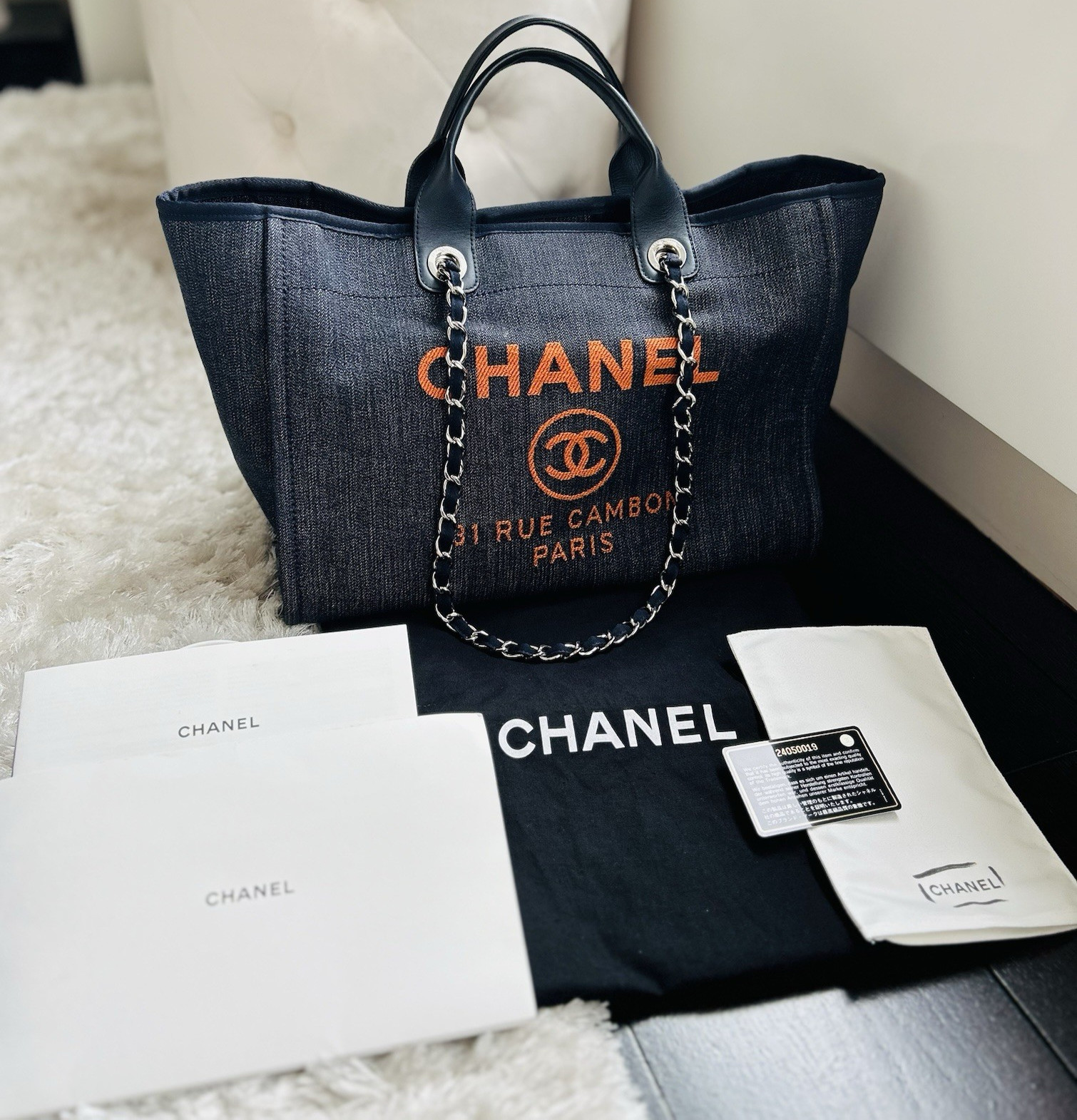 CHANEL Deauville Tote Bag Authentic with Organizer - EXCELLENT Condition