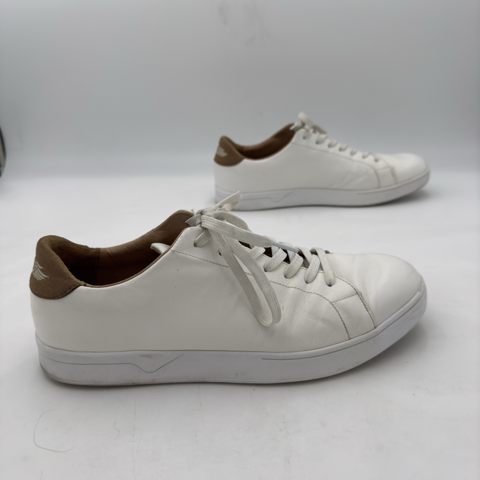 Straight Down Size 13  Performance Classic Sneake… - image 1