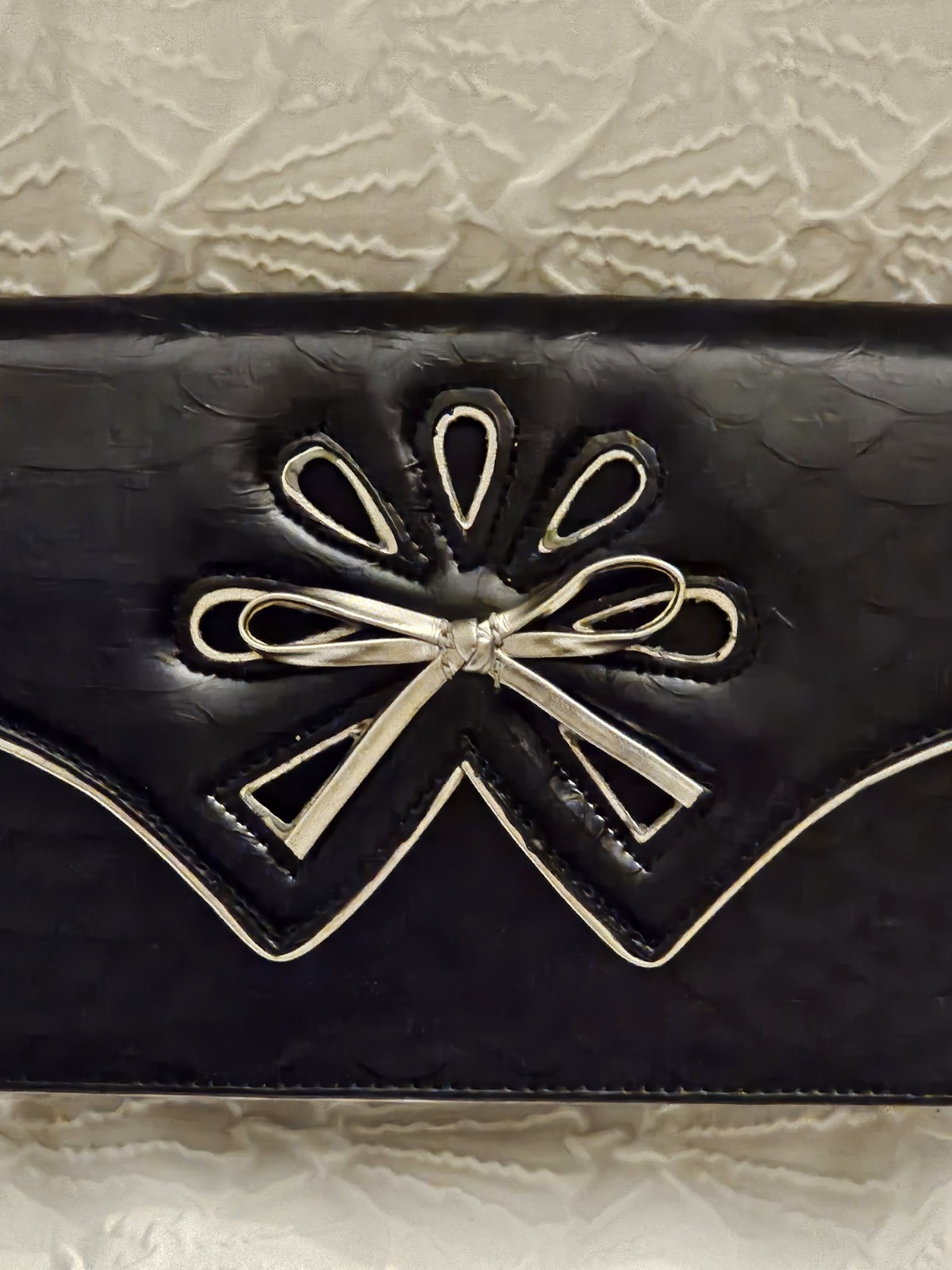 VNTG Jennifer B Retro Black Envelope Clutch with Metallic Bow Detail Evening Bag