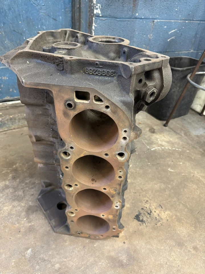 GM 454 1972 bloque de 4 pernos Foto 3 de 4