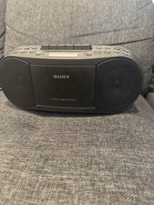 Sony CFD-S70 AM/FM CD Player Cassette Boombox - Tested Works