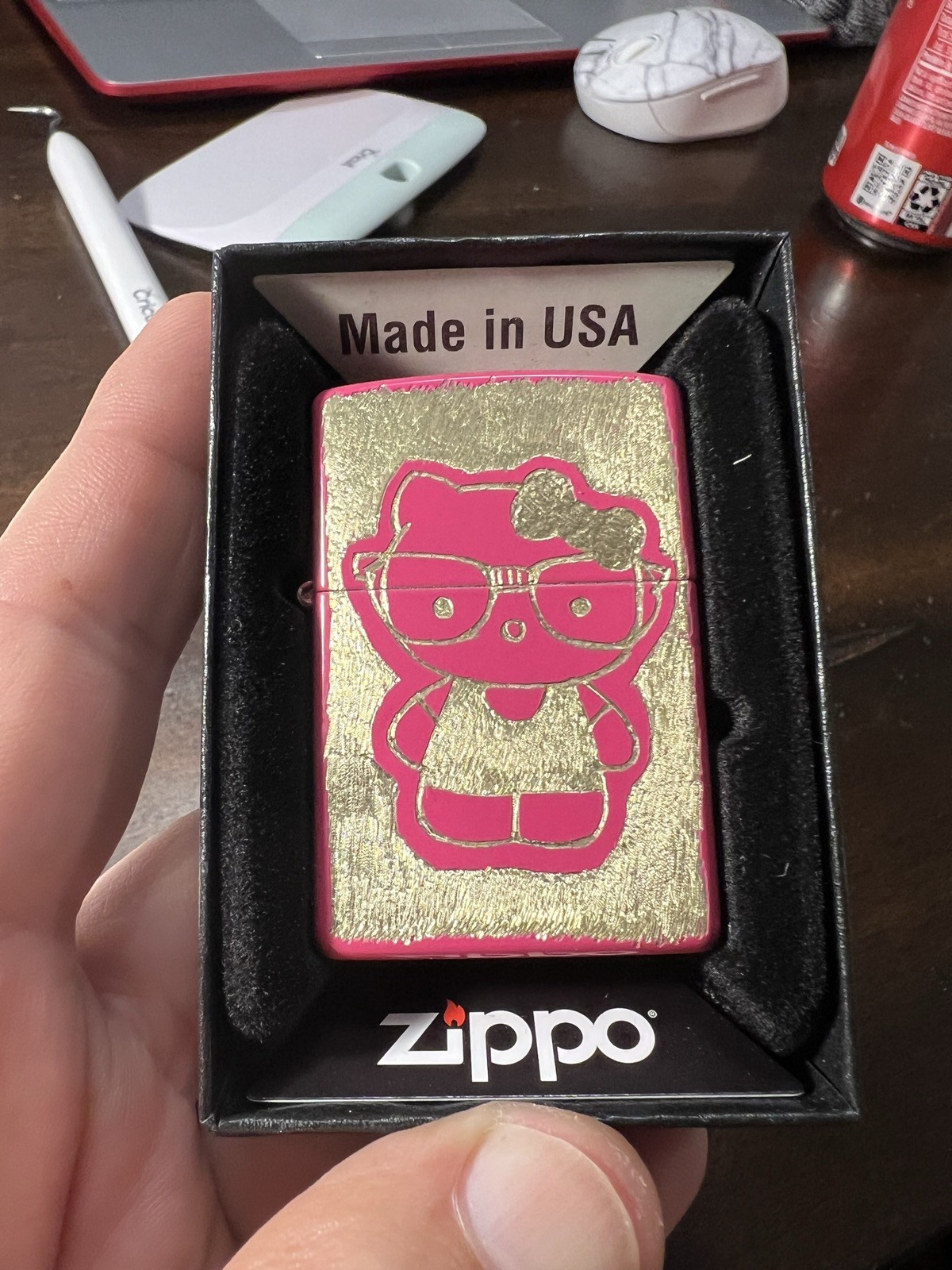 1-hello Kitty Logo On A Hot Pink Zippo Lighter