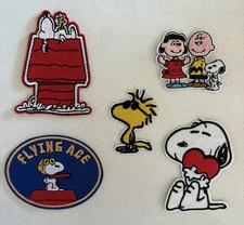 (Set of 5) Peanuts Snoopy Embroidery Patches *Iron on or Sew on