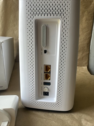 Zyxel NR5103E 5G WiFi 6 Three - 4.7GBPS - Photo 11/13