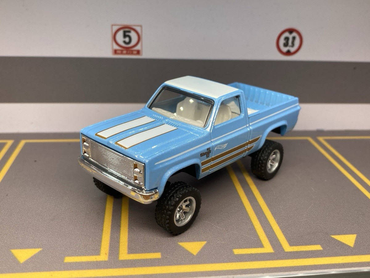 1983 Chevy Silverado Lifted 4x4 Truck 1/64 Diecast Customized Hot Wheels  Custom