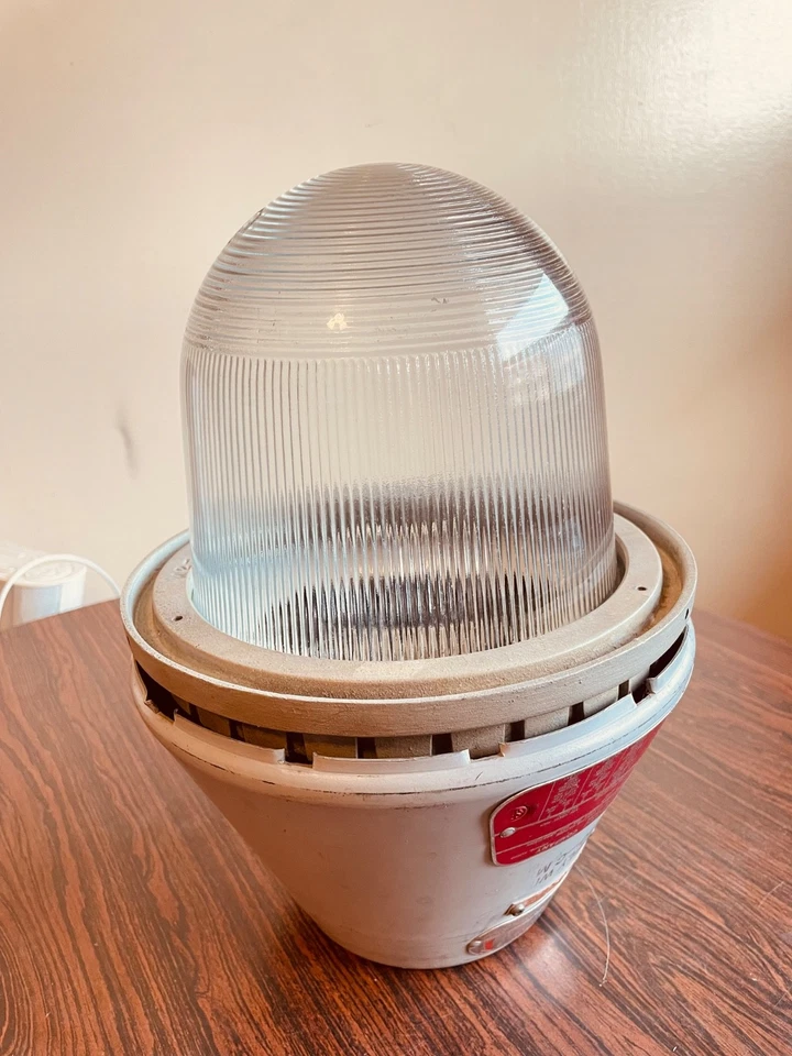 Lámpara Appleton A-51 20+ disponible. Codemaster a prueba de explosiones. Foto 4 de 4