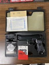 Daisy Japan Air Pistol Power Line Beretta Model 92 Co2 .177 Pellet Gun