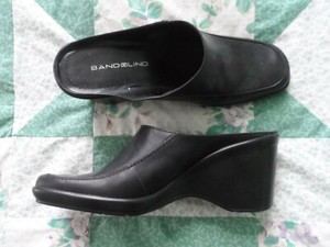 backless wedge shoes