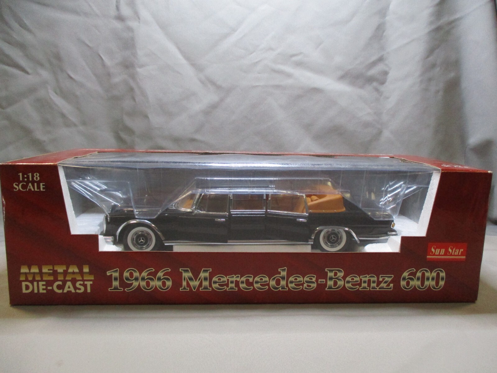 Sun Star 1/18 - Mercedes 600 Landaulet 1966 - Noir - Réf 2203 - Occasion