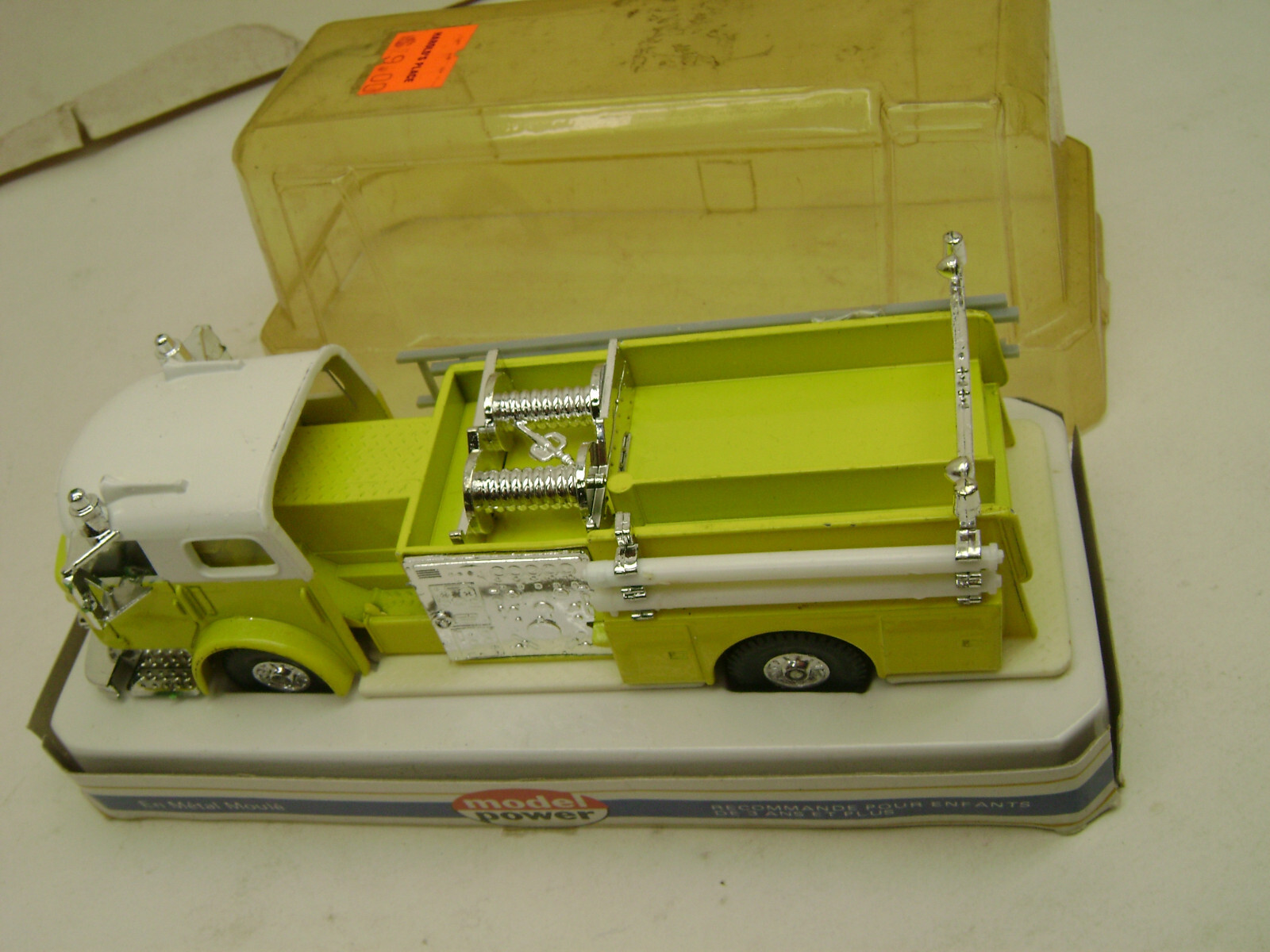 MODEL POWER PLAYART 1:48 SCALE YELLO AMERICAN LA FRANCE PUMPER FIRE ENGINE TRUCK