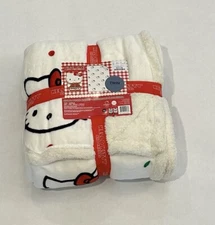 Hello Kitty Christmas Twin Blanket NWT!!￼