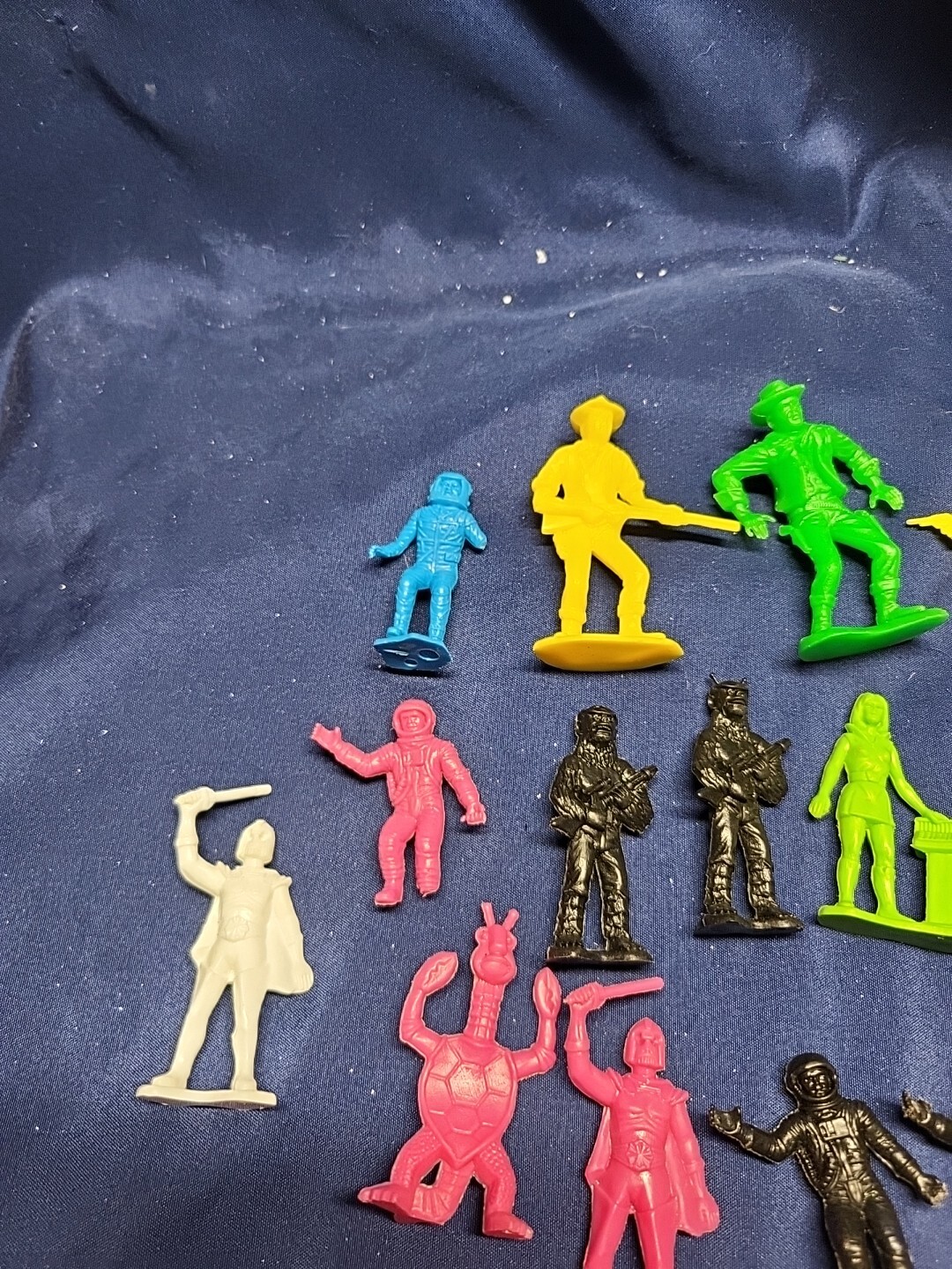 Vintage Galaxy Figure Lot Tim-Mee Aliens Space Droids Robots Cowboys Indian 47pc