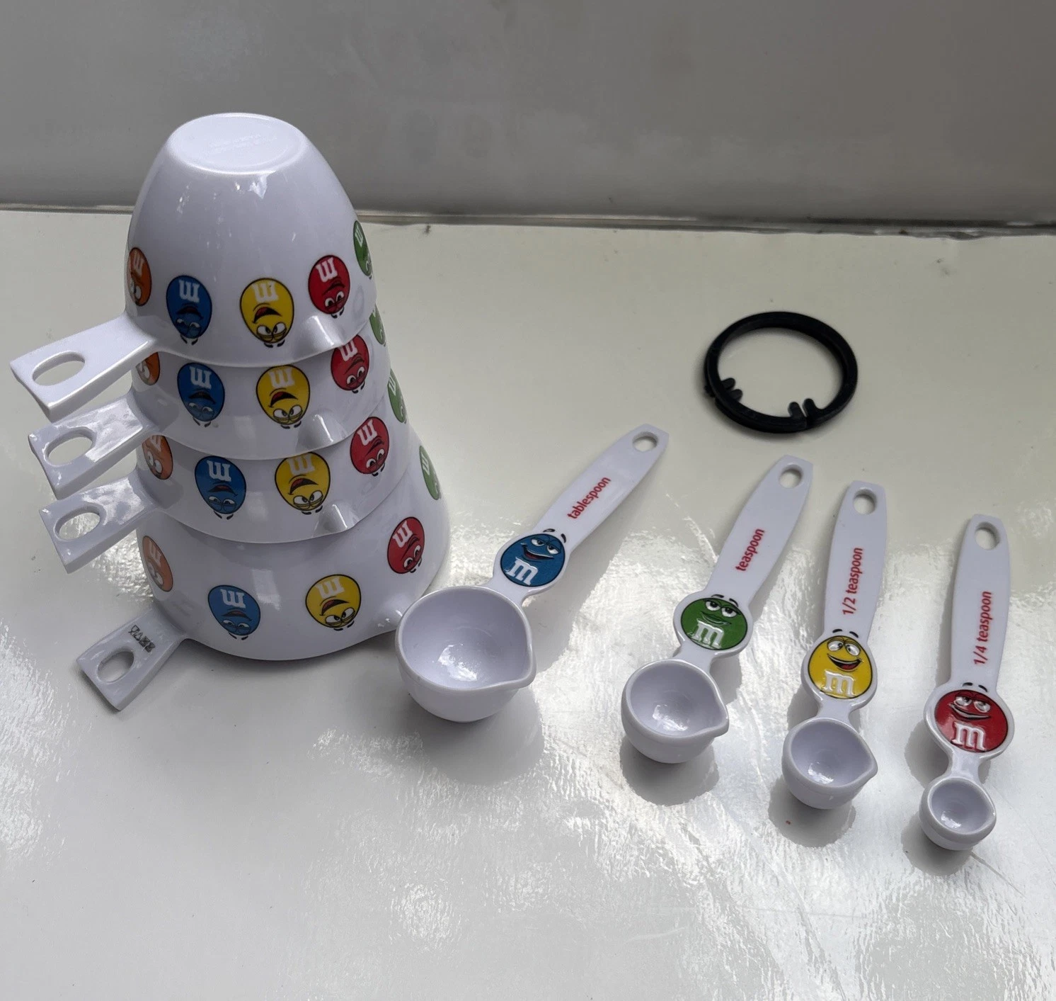 M&M’s Measuring Cup Set Mars 2011 (1/4,1/3,1/2, 1 Cup & 4 Measuring Spoons 2012