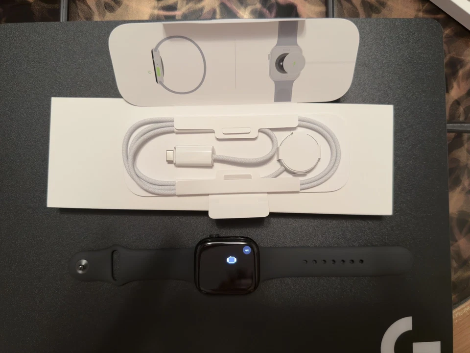 AppleWatchSeries 10 GPS 46mm Aluminium Diamantschwarz/Kaufdatum 21.04.25Garantie - Bild 3 von 4