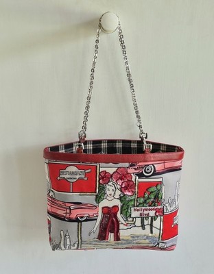 Isabella Fiore - ''I Love Hollywood'' Graphic Design Women's Medium Shoulder Bag 
