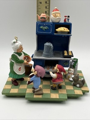 1995 Christmas Eve Bake-Off Hallmark Keepsake Ornament Artist Signed MIB