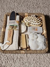 New Essential Design Bath  Beauty 8 pc Set Personal Spa Bathing Self Care