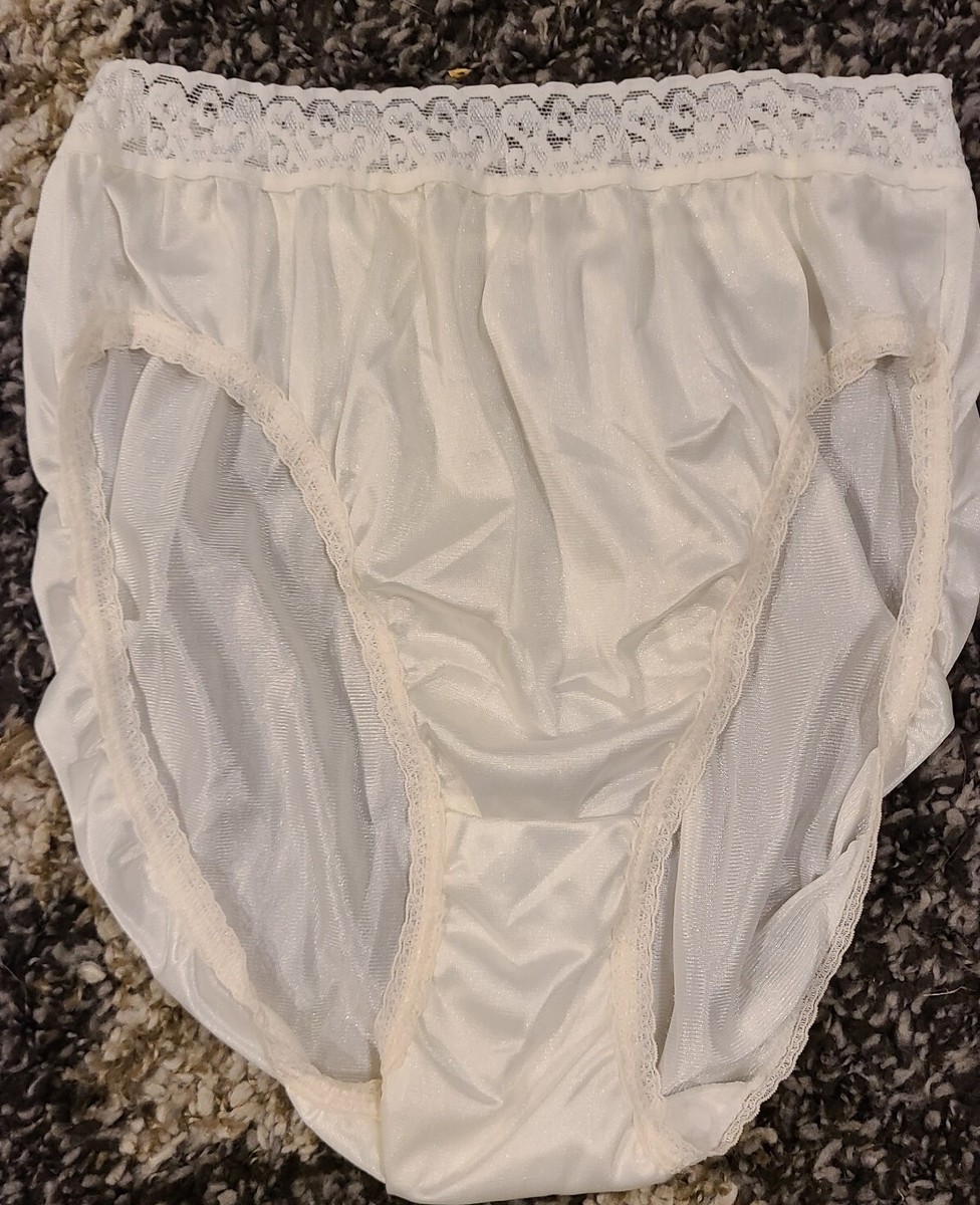 NEW Vintage Hi-Cut Hanes Her Way Ultra Sheer Nylon w/tags sizes 5-10 Wide  Lace