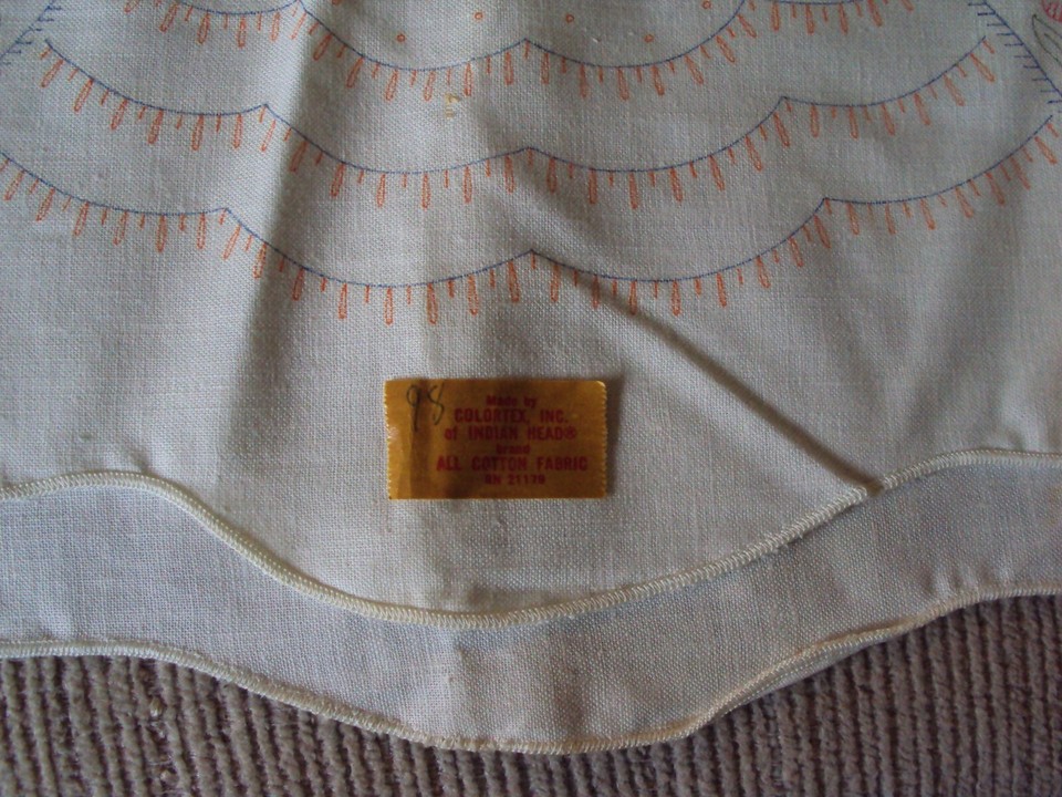 COLORTEX Dresser Scarf to Embroider Girl dress flowers Stamped Linens