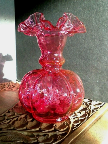 Vintage FENTON  GLASS Dark Pink Vase Melon Bulbous ruffles 5.5" Grandmas curio