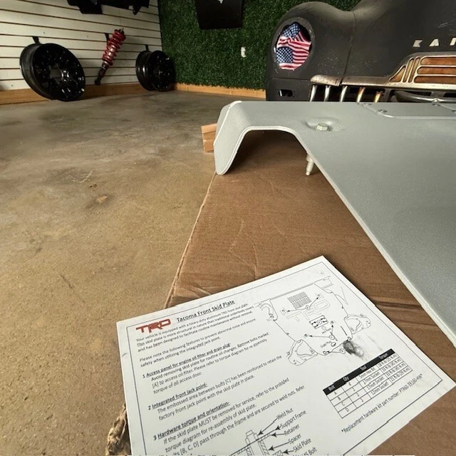 (1) 16-20 TOYOTA TACOMA TRD PRO FRONT SKID PLATE GENUINE OEM PTR60-35190 NEW - Image 3 of 4