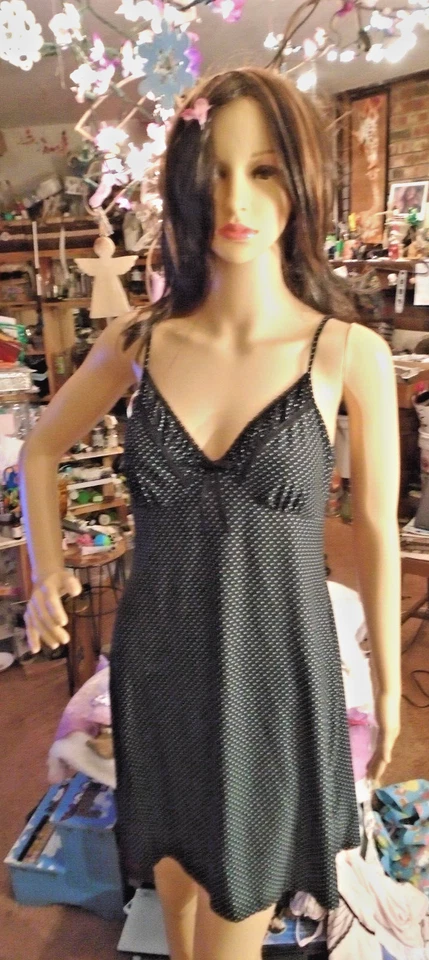 黑色 tedy 带蓝色 poka a dot Apt 9 Intimates 柔软聚酯纤维 弹性纤维 中号 — 第 2/4 张图片