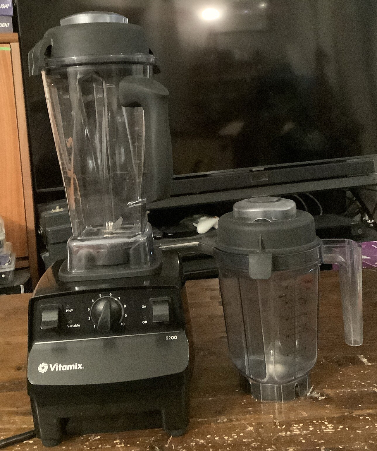 Vitamix VM0103 5200 Variable Speed Blender W/ 64oz & 32oz Pitchers