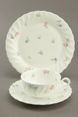 Nikko Tableware Fine Bone China Blumen Streublume 3tlgGedeck Teetasse UT Teller 