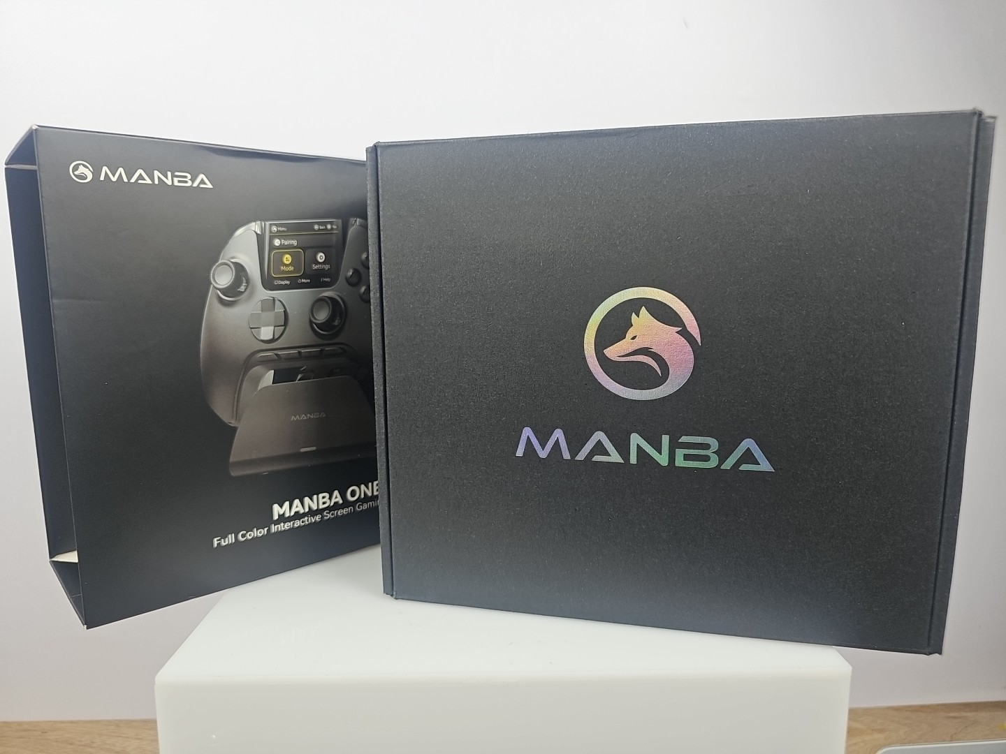 ManbaOne Interactive Screen Wireless Gaming Controller w/Charging Dock