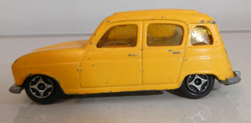 # 301894 Norev Mini jet voiture Renault 4L jaune Made in France 1960’s - Photo 3/4
