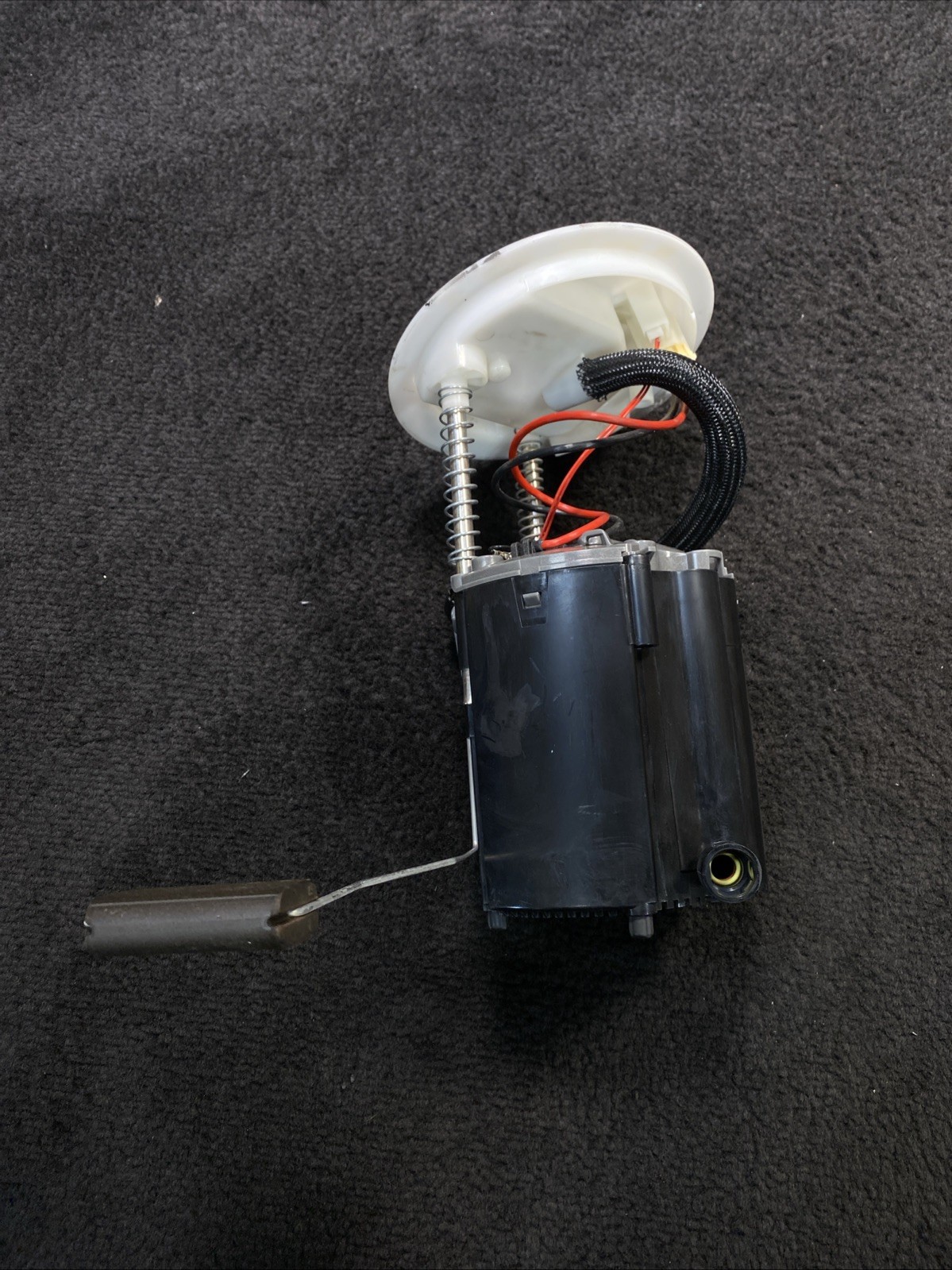 14-21 Maserati Ghibli SQ4 Left Side Fuel Pump Level Sending Unit OEM 670003734