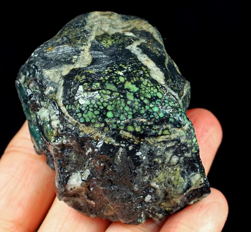 419Ct High-hardness Spiderweb Turquoise Rough Specimen YKM7669