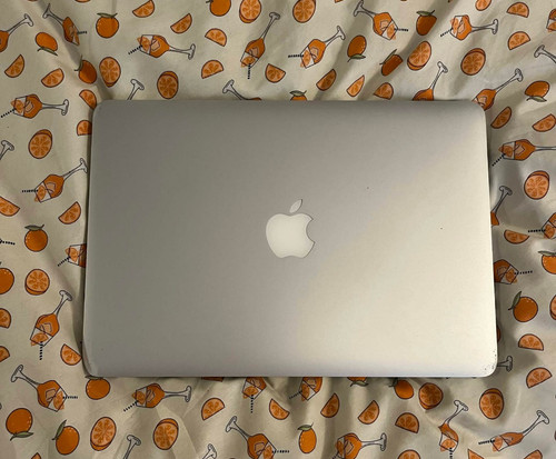Apple MacBook Pro 13.3" (256GB SSD, 8GB RAM) *READ DESC*