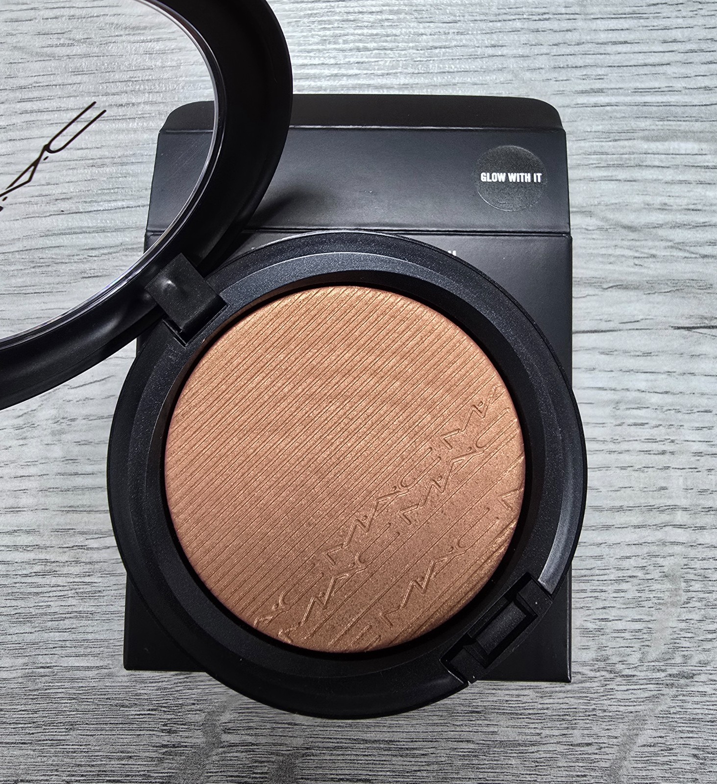 MAC Extra Dimension Skinfinish | Glow with It | 9g/0.31oz | New Boxed 💯 Authent