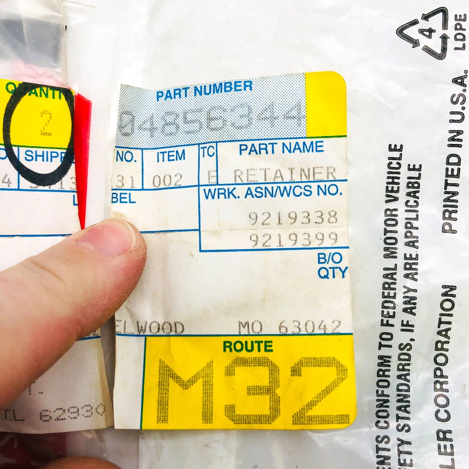 Mopar 4856344 Retainer Drive Axle Shaft OEM NOS 1994-98 Jeep Grand Cherokee Foto 3 de 4