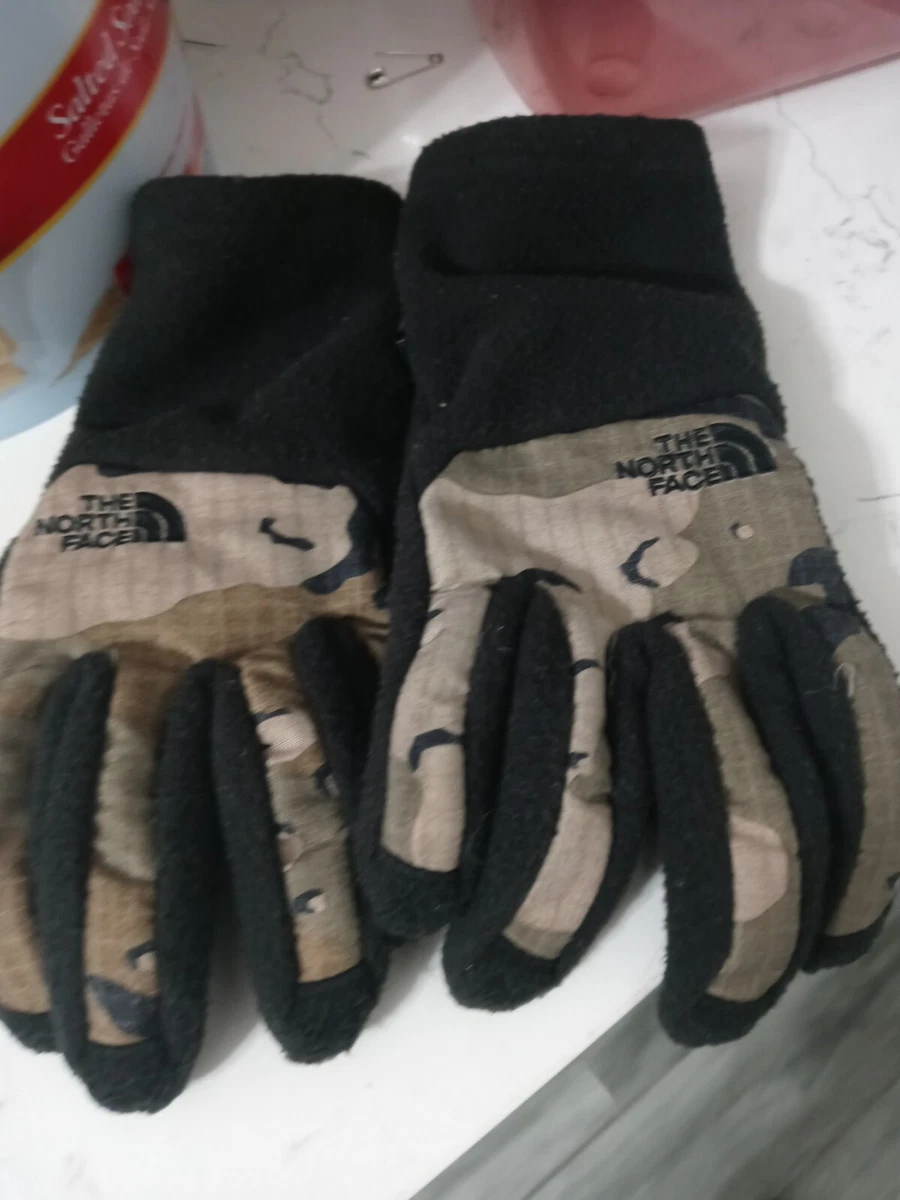 The North Face Men s Camouflage Knit Gloves eBay