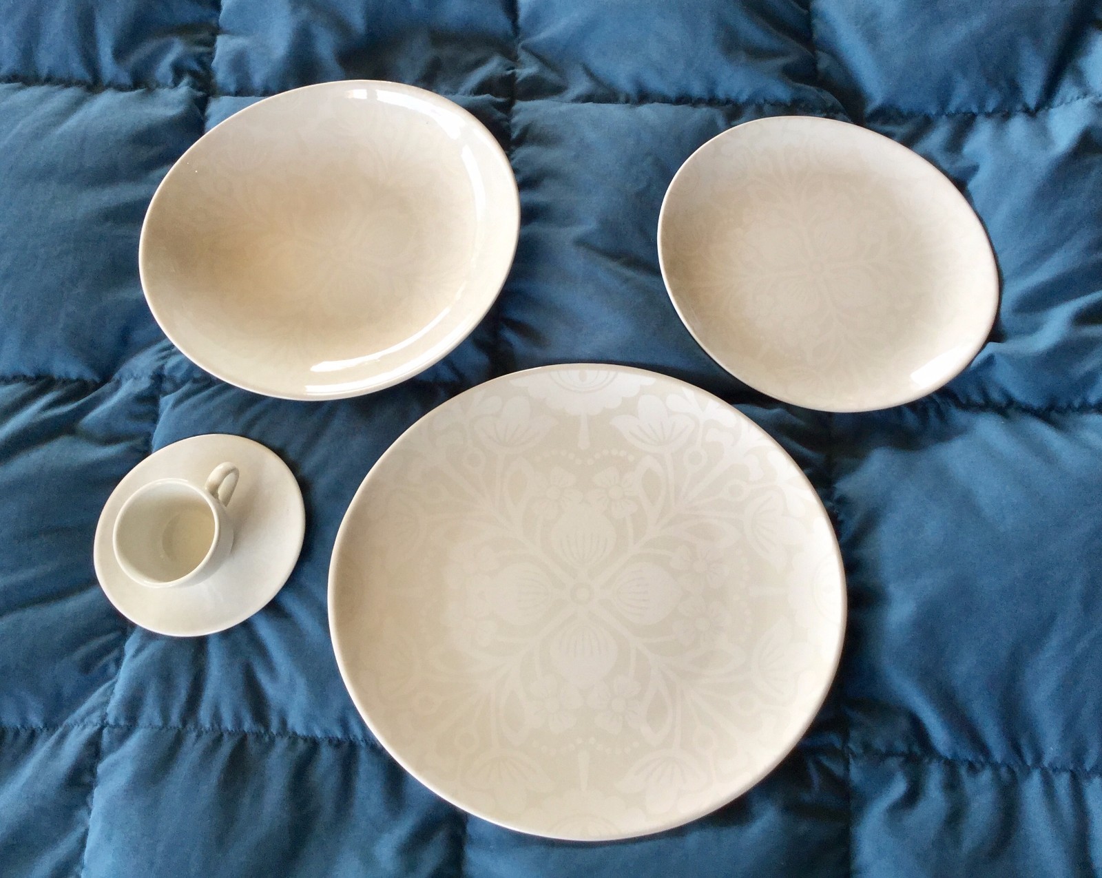 20 Pc. Oxford Porcelain (Brazil) Lace White Dinnerware - 4 Place Settings (NEW) 