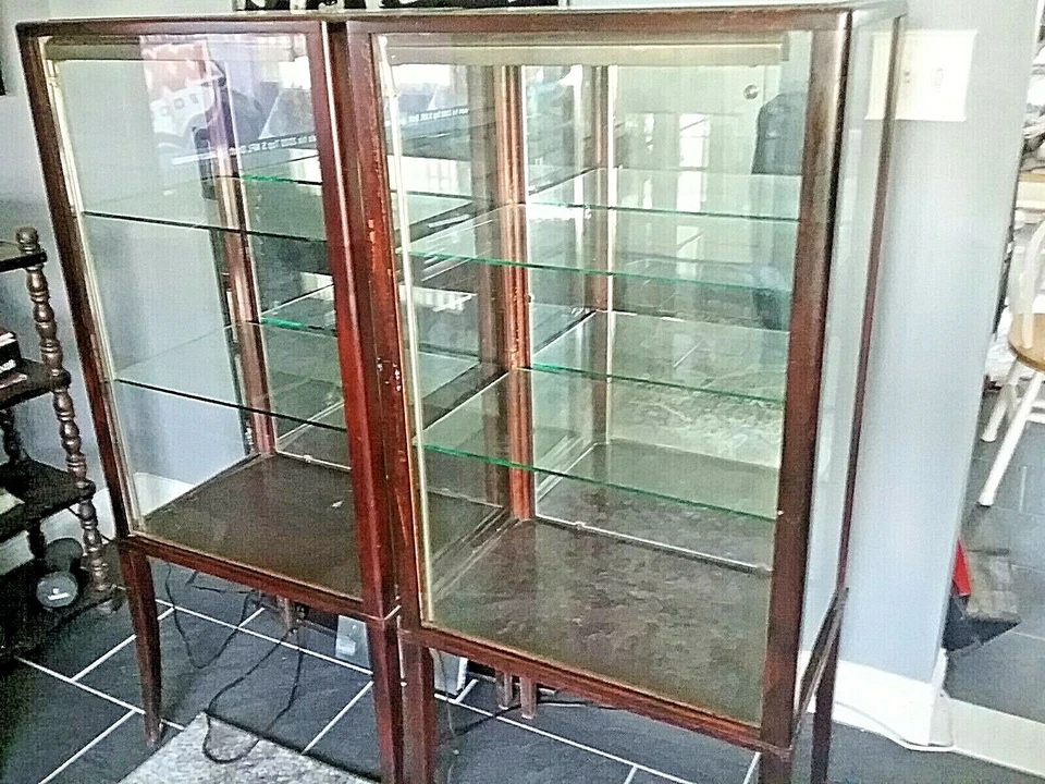 2 hermosas vitrinas antiguas de caoba iluminadas a juego Foto 4 de 4