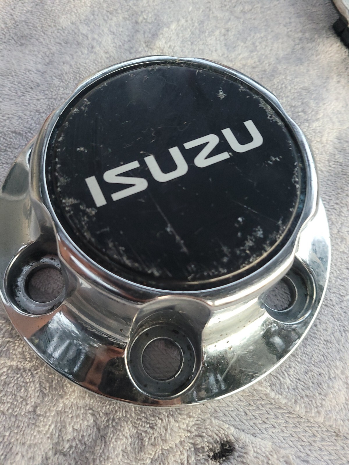 19981999 Isuzu Rodeo Amigo Wheel Center Hub Caps Set of 4 Chrome OEM