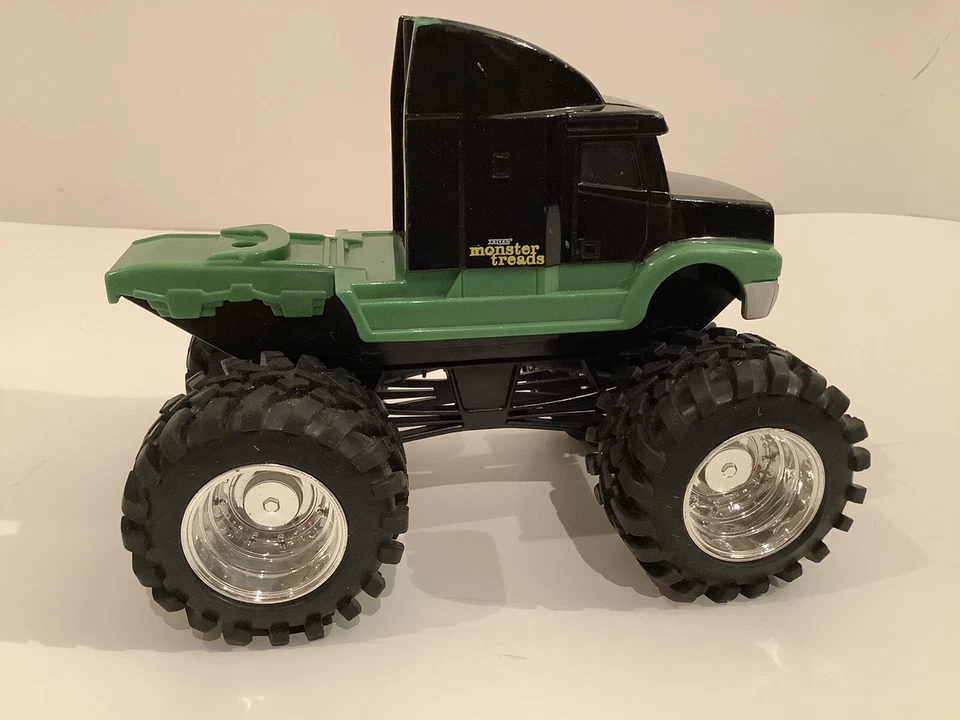 ERTL JOHN DEERE MONSTER TREADS SEMI HAULER 5.5" TRUCK ONLY - Image 3 of 4