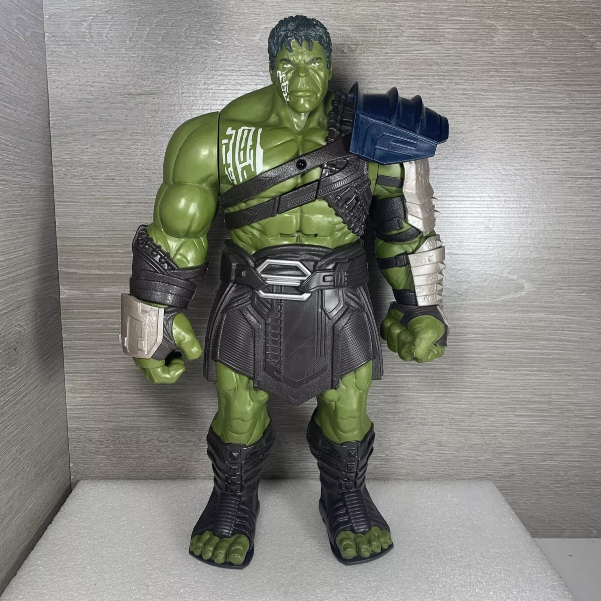 MIB Marvel Legends: Thor Ragnarok - Thor with Gladiator Hulk BAF