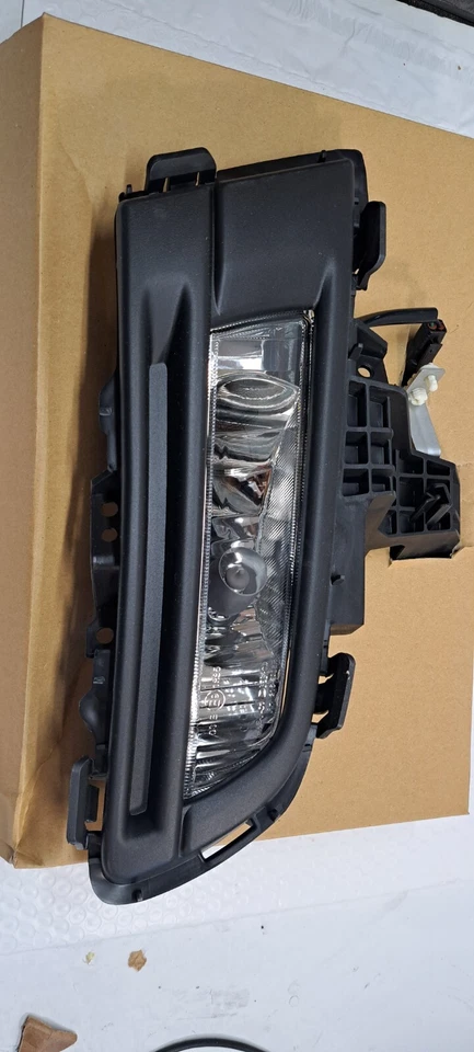 Fog Light Assembly Right Depo 316-2009R-AS fits 2007 Mazda 3 - Image 3 of 4