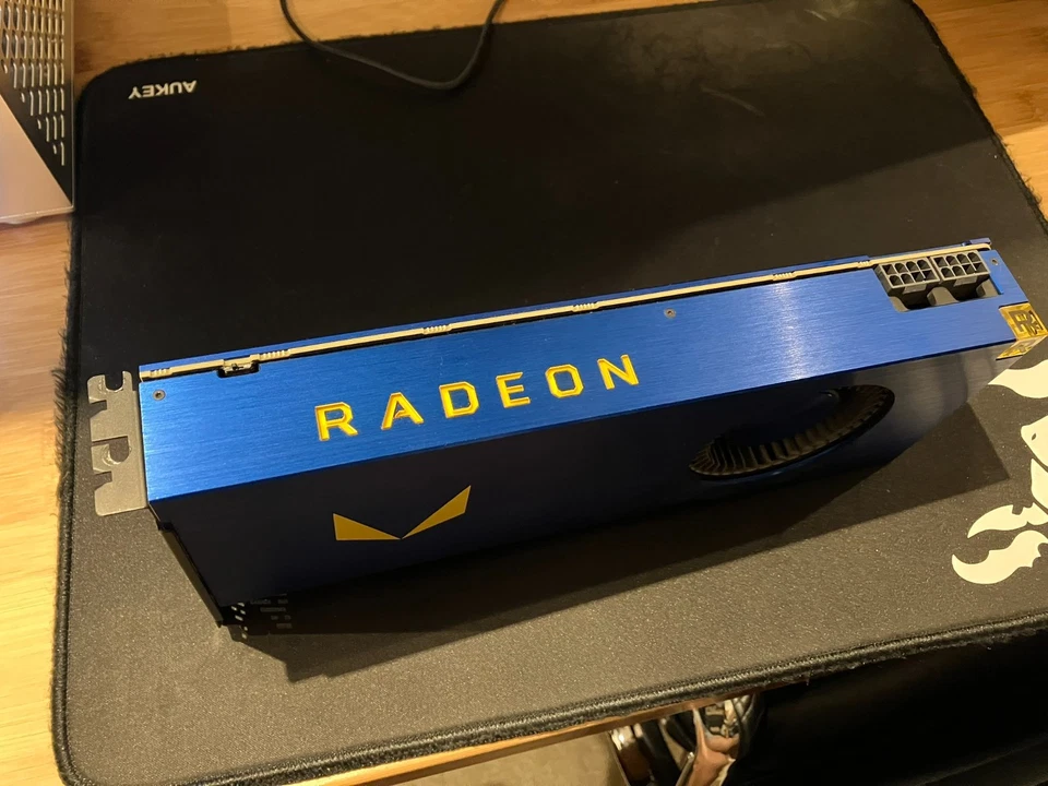 AMD Radeon RX Vega Frontier Edition 16GB HBM2 Graphics Card - Image 2 of 4