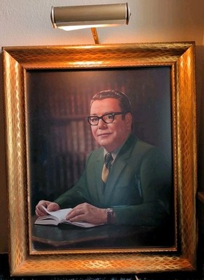Mid Century Portrait w/ Picture Light 20x24 Gold Frame Dark Academia Library 